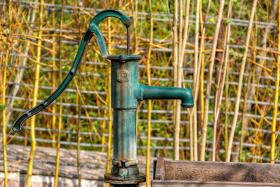 Water hand pump